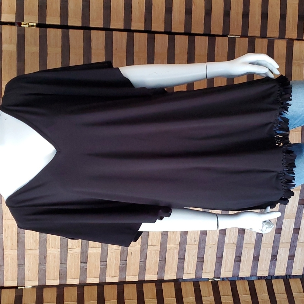 Soma Split shoulder top - Picture 2 of 11
